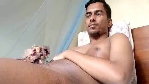 Snapshot of larry22_28 chatting on 29, 11, 2025 Larry online show from 29, 11, 2025