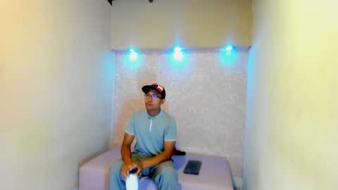 Snapshot of larry_vito chatting on 10, 1, 2026 LARRY online show from 10, 1, 2026