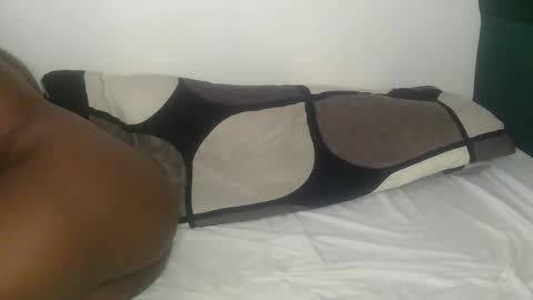 Snapshot of larvy12 chatting on 27, 3, 2026 larvy12 online show from 27, 3, 2026