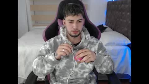 Snapshot of latam_ chatting on 31, 1, 2025 YOUR BABY online show from 31, 1, 2025