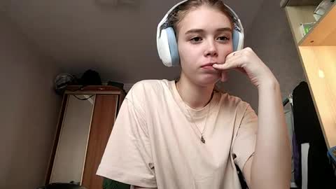 Snapshot of lateshastarnaud chatting on 13, 4, 2026 Linet online show from 13, 4, 2026