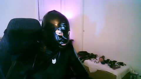 latexminheadroom online show from 24, 10, 2025