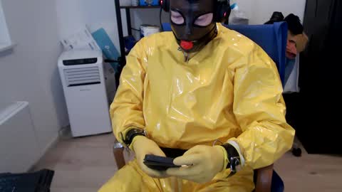 Snapshot of latexslaafboy2 chatting on 9, 12, 2024 latexslaafboy online show from 9, 12, 2024