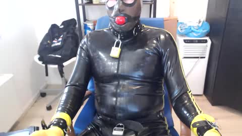 Snapshot of latexslaafboy2 chatting on 3, 2, 2025 latexslaafboy online show from 3, 2, 2025