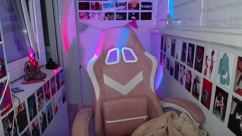 miiiiiiaaaa online show from 6, 12, 2024