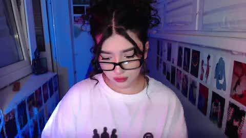 miiiiiiaaaa online show from 2, 2, 2025