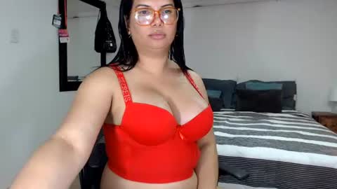 Snapshot of latinaflower_ts chatting on 3, 7, 2026 FLOR SALVAJE online show from 3, 7, 2026
