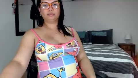 Snapshot of latinaflower_ts chatting on 4, 7, 2026 FLOR SALVAJE online show from 4, 7, 2026