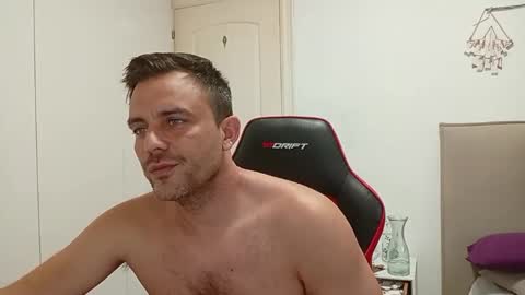 LatinBlueBoy online show from 11, 9, 2025