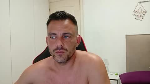 LatinBlueBoy online show from 16, 9, 2025