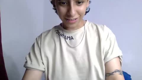 Snapshot of latinheatx22 chatting on 25, 4, 2026 latinheatx22 online show from 25, 4, 2026