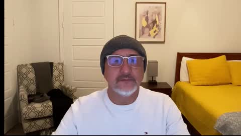 QS - INDEPENDENT MODEL online show from 17, 12, 2025