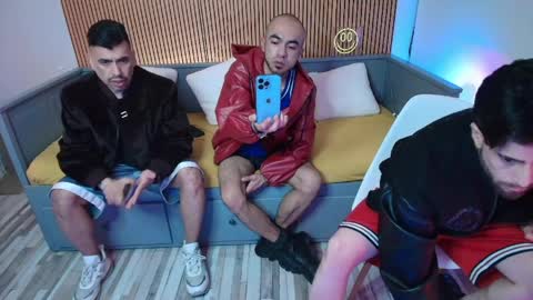 LATINOS GAY online show from 2, 4, 2026