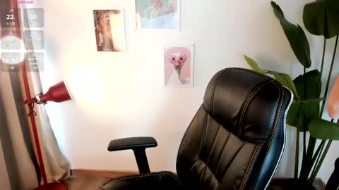 Snapshot of laukyubey1 chatting on 25, 4, 2026 laukyubey1 online show from 25, 4, 2026