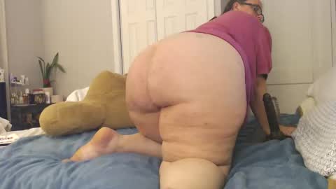 Snapshot of laulauma chatting on 27, 5, 2026 LauLauMa online show from 27, 5, 2026