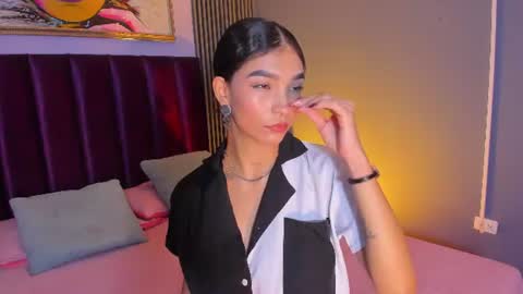Snapshot of laura_aristizabal_19 chatting on 24, 7, 2026 Laura online show from 24, 7, 2026