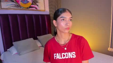Snapshot of laura_aristizabal_19 chatting on 25, 7, 2026 Laura online show from 25, 7, 2026