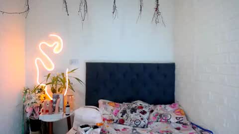 LAURA online show from 21, 3, 2026