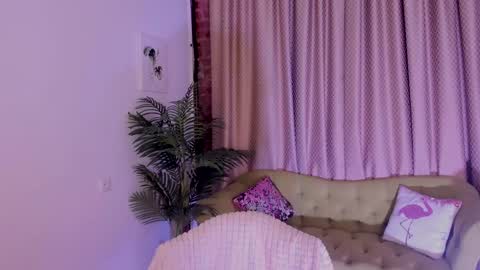 Laura online show from 22, 12, 2024