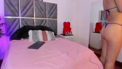 laura_dicardy online show from 10, 9, 2025