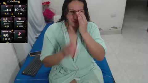 laura_foxx2379 online show from 23, 10, 2025