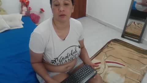 laura_foxx2379 online show from 6, 11, 2025