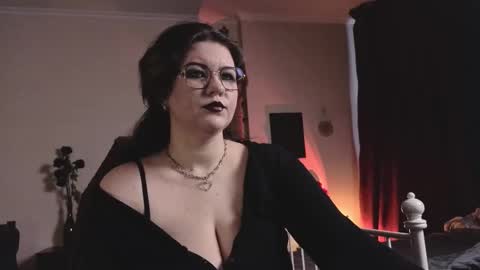 Snapshot of laura_karamazov chatting on 9, 2, 2026 Miss Laura online show from 9, 2, 2026