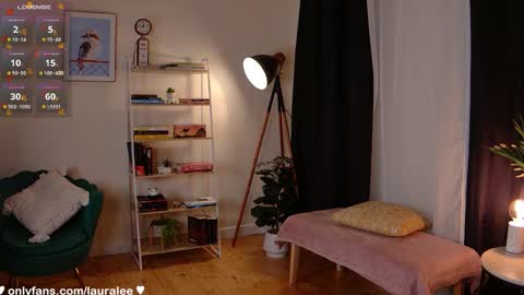 Laura Lee. online show from 19, 10, 2025