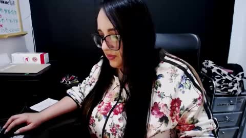 Laura londoo online show from 13, 2, 2025