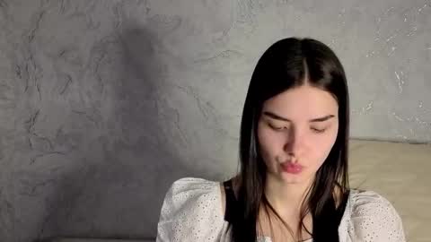 Laura online show from 10, 3, 2026