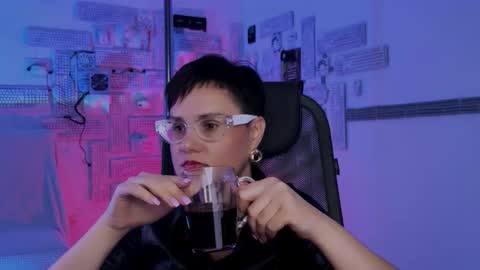 lauradavidsons online show from 9, 11, 2025