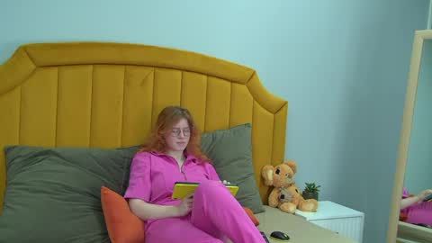 Snapshot of lauradennis chatting on 26, 5, 2026 Laura online show from 26, 5, 2026