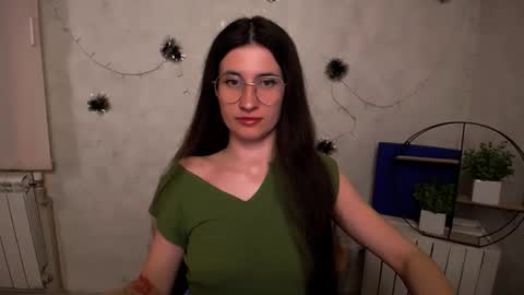 Snapshot of lauradre_ chatting on 26, 4, 2026 Laura online show from 26, 4, 2026