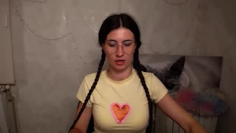 Snapshot of lauradre_ chatting on 26, 5, 2026 Laura online show from 26, 5, 2026