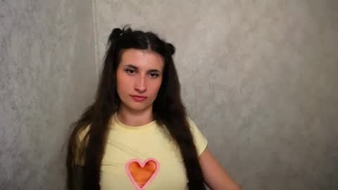 Snapshot of lauradre_ chatting on 27, 6, 2026 Laura online show from 27, 6, 2026