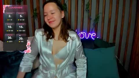 Snapshot of lauraellinss chatting on 27, 9, 2025 Laura online show from 27, 9, 2025