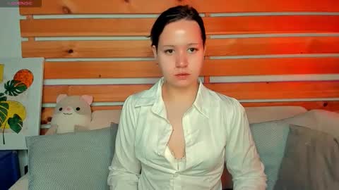 Snapshot of lauraellinss chatting on 10, 10, 2025 Laura online show from 10, 10, 2025