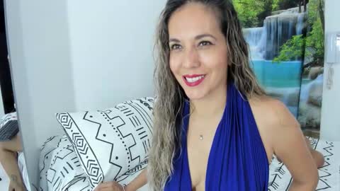 Snapshot of laurafarrely chatting on 19, 1, 2026 Laura online show from 19, 1, 2026