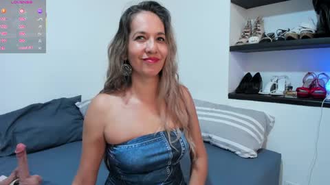 Snapshot of laurafarrely chatting on 20, 5, 2026 Laura online show from 20, 5, 2026
