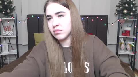 LauraHlot online show from 5, 1, 2025