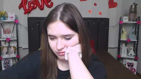 LauraHlot online show from 18, 2, 2025