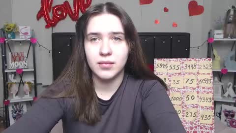 LauraHlot online show from 1, 3, 2025