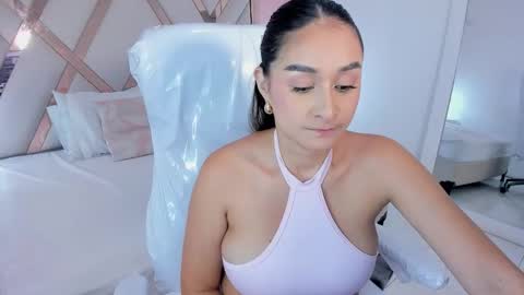 laura  online show from 6, 11, 2025