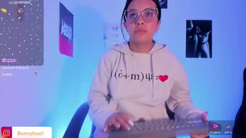 lauraohana online show from 13, 2, 2025