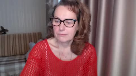 Lauraoven1 online show from 2, 2, 2025