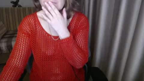 Lauraoven1 online show from 5, 3, 2025