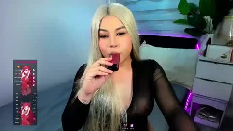 Snapshot of laurasinclair chatting on 26, 12, 2024 Your sweet Laura online show from 26, 12, 2024