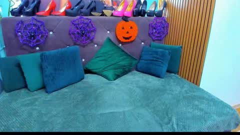 Laura online show from 28, 10, 2025