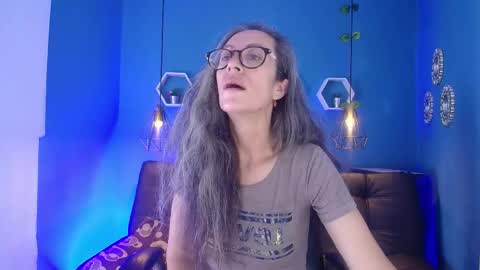 Laura Sofia online show from 4, 2, 2026