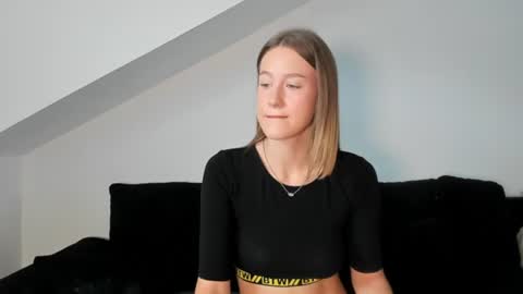 Snapshot of laurasommer chatting on 22, 7, 2026 Laura Lara Sommer online show from 22, 7, 2026